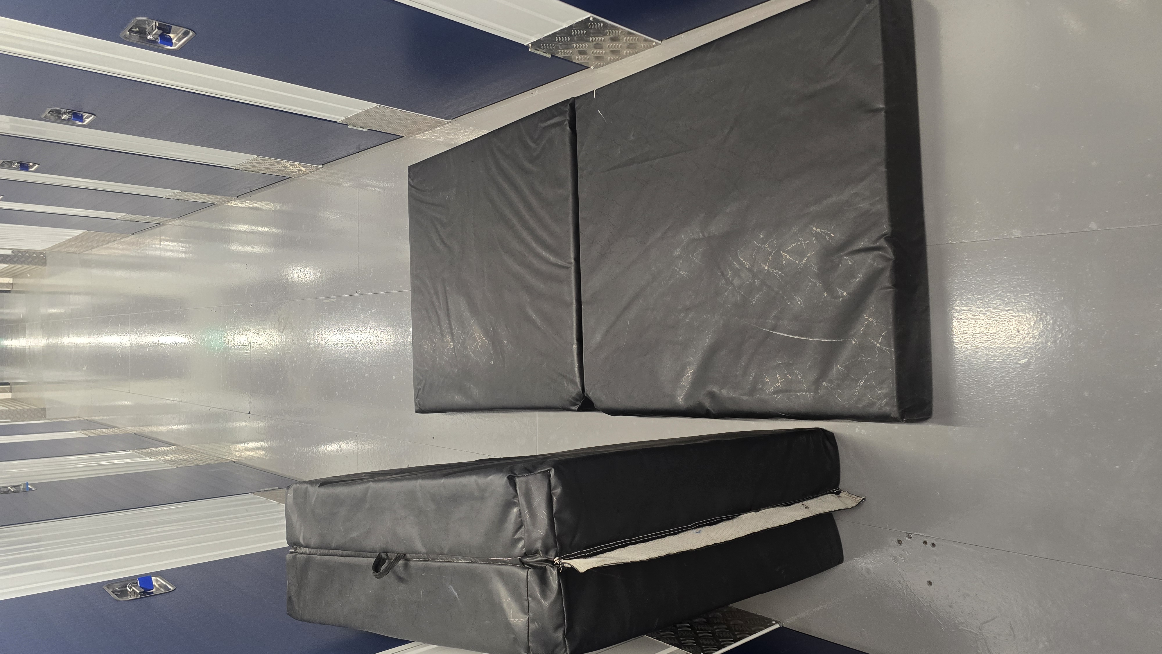 Crash mats
