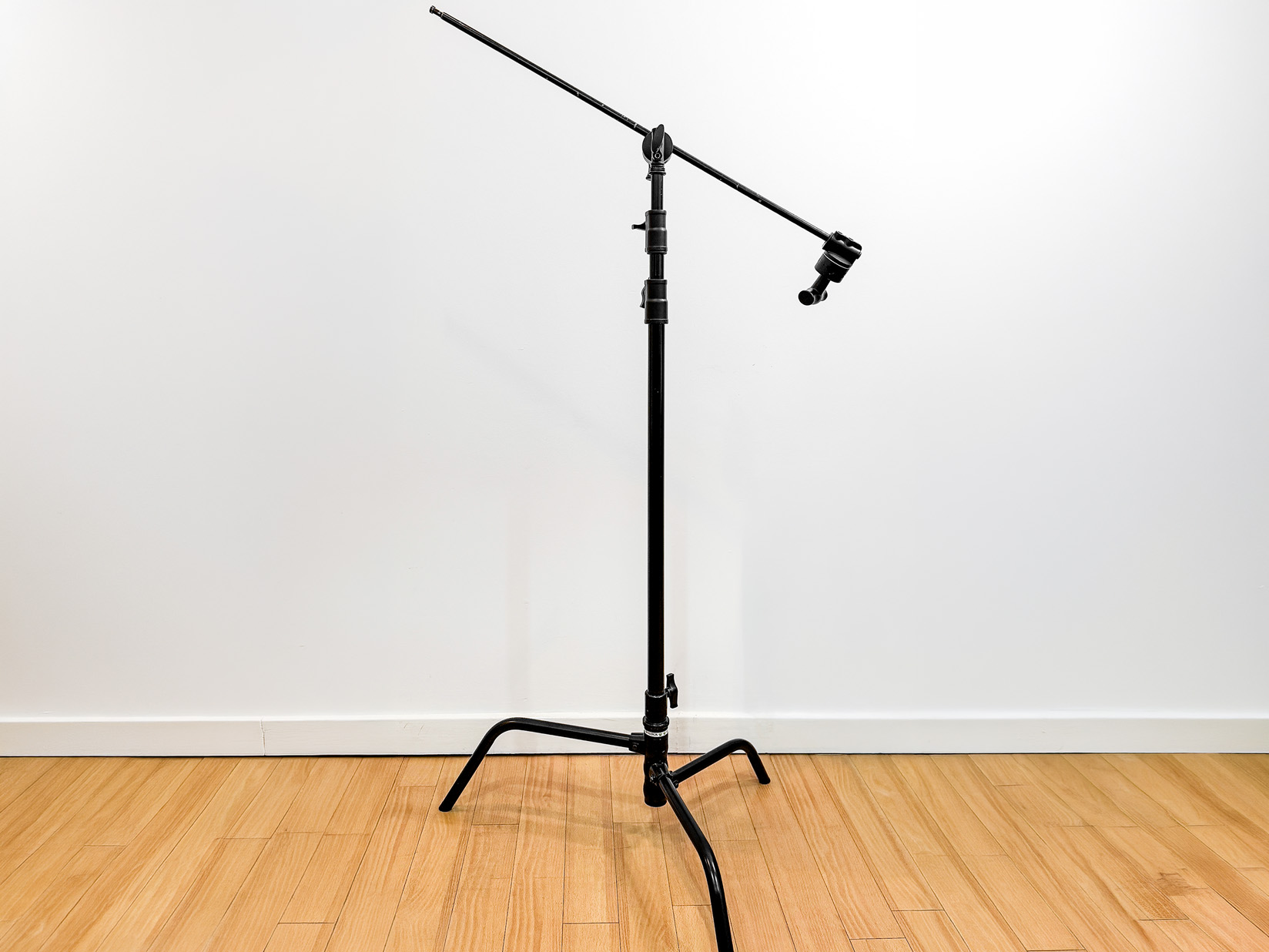 Kupo c stand black (40")