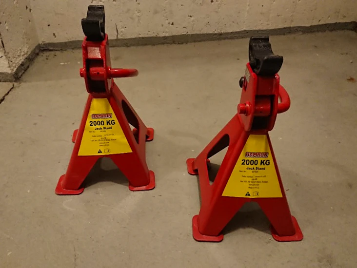 Pallbockar 2000 kg 2st