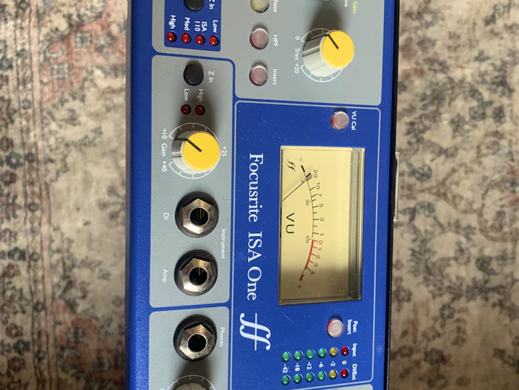 Focusrite isa one preamp