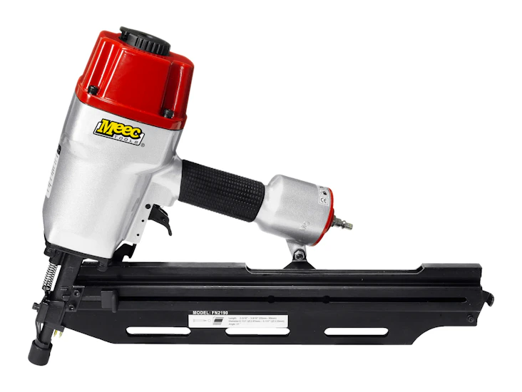 Paket spikpistol kompressor och tio meter trycklufftsslang