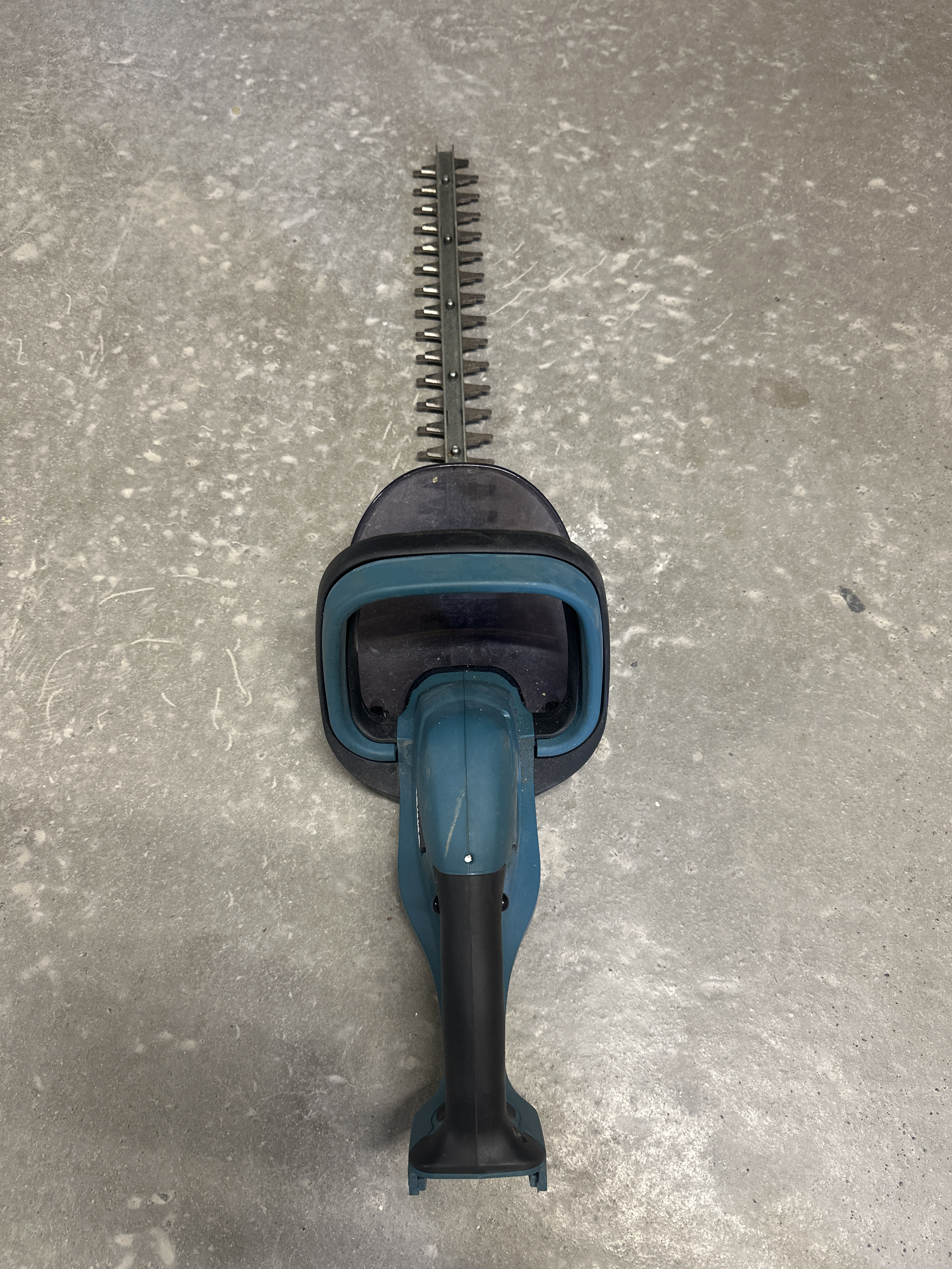 Makita 18v hekkesaks