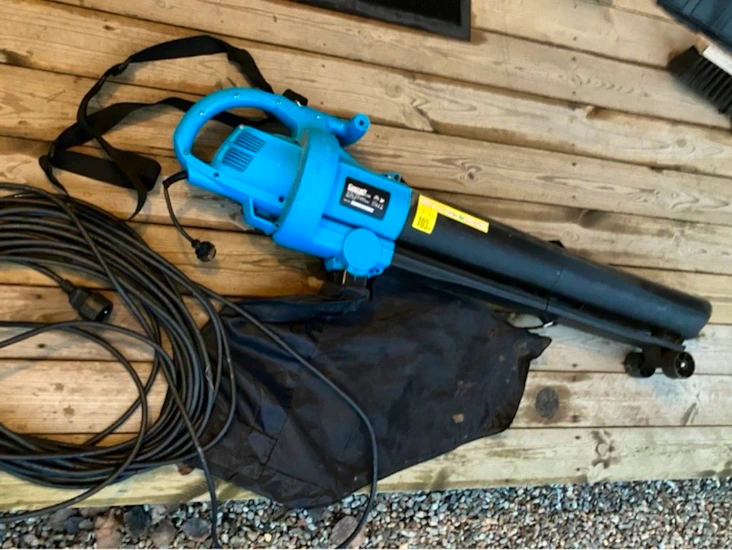 Lövblås elektrisk med skarvsladd
