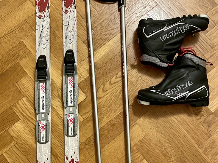 Längdskidor 120 cm barn junior stavar pjäxor stl 35 215 mm