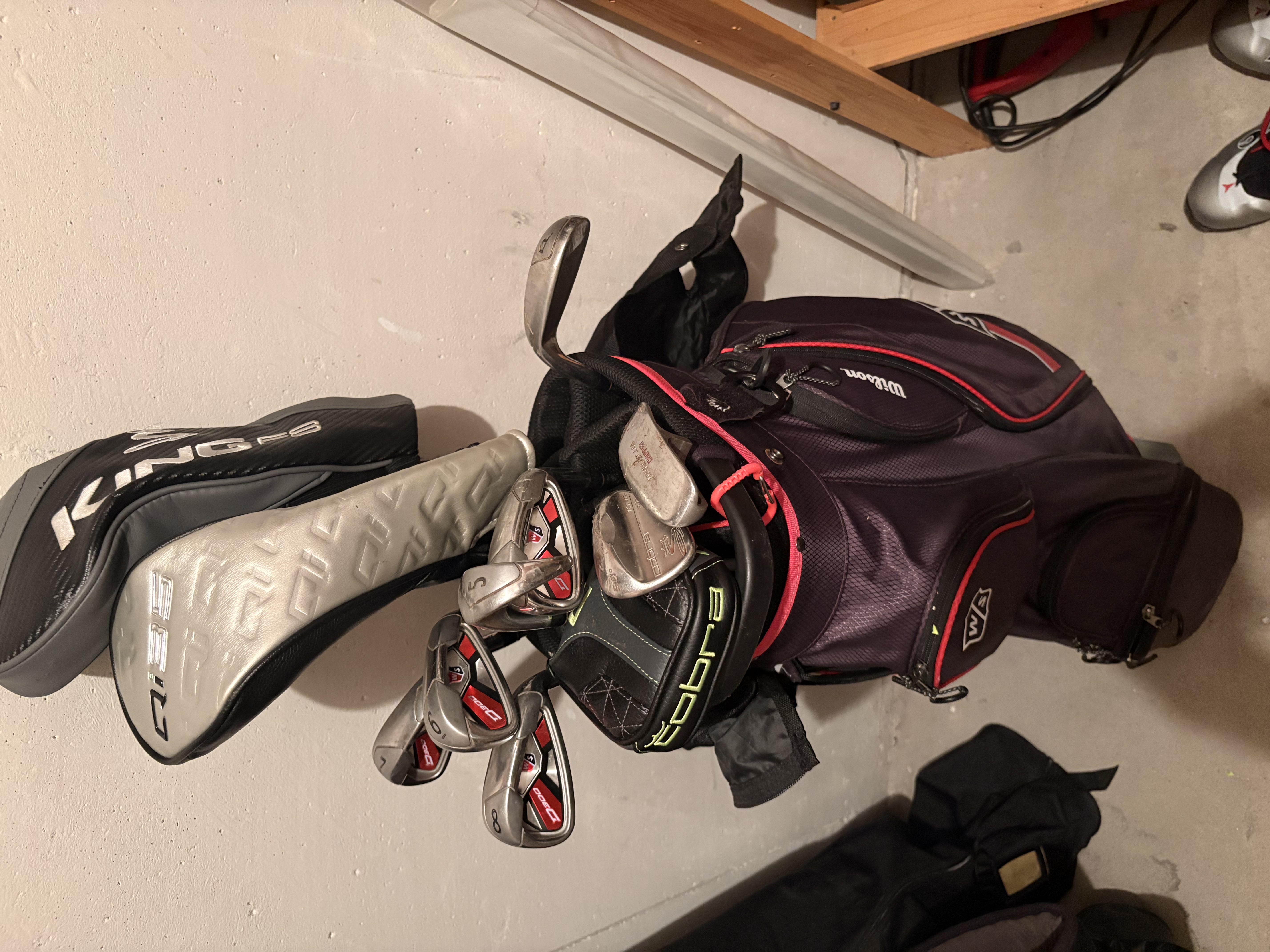 Golfset höger med vagn eller bärbag 