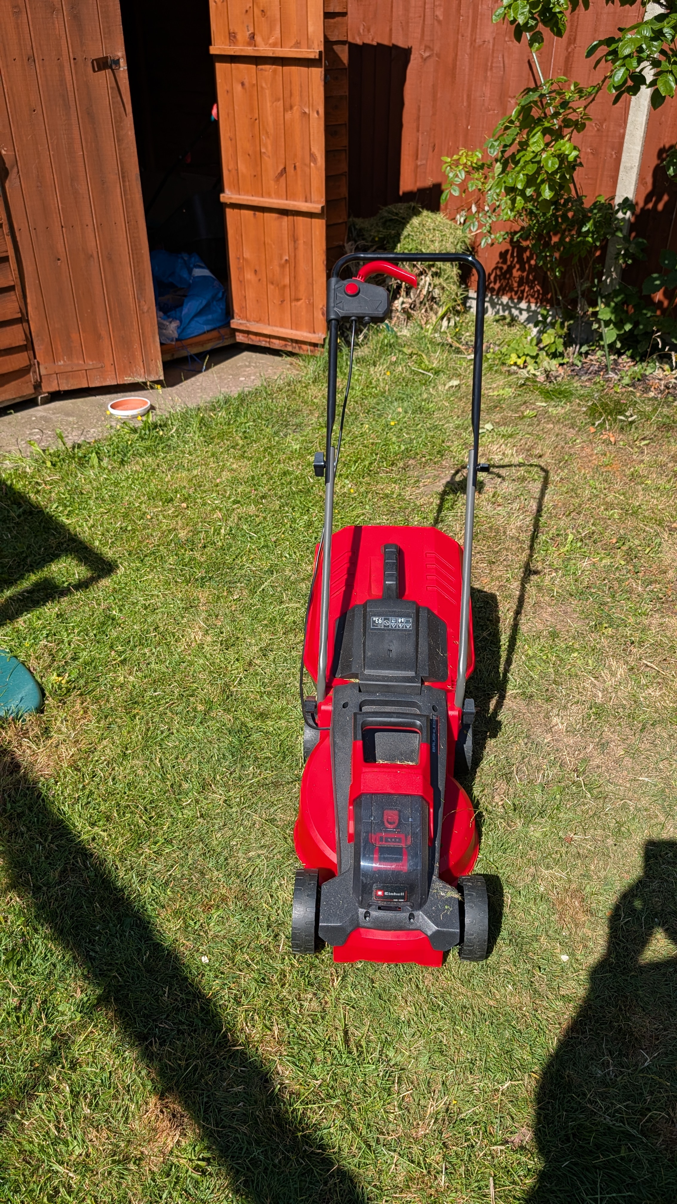 Einhell cordless lawnmower with battery and charger 18v power x-change, 30cm cutting width, 25l grass box, brushless motor, 3 cutting heights ge-cm 18/30 li battery lawn mower