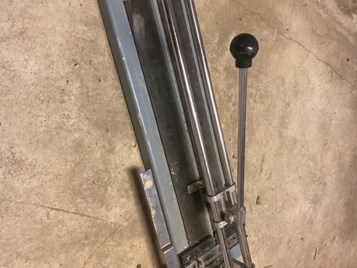 Manuell kakelskärare