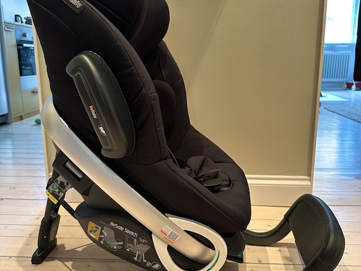 Ny besafe stretch bakåtvänd bilbarnstol 9 mån - 7 år