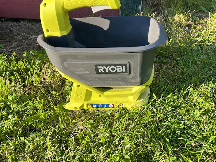 Ryobi gjødselspreder