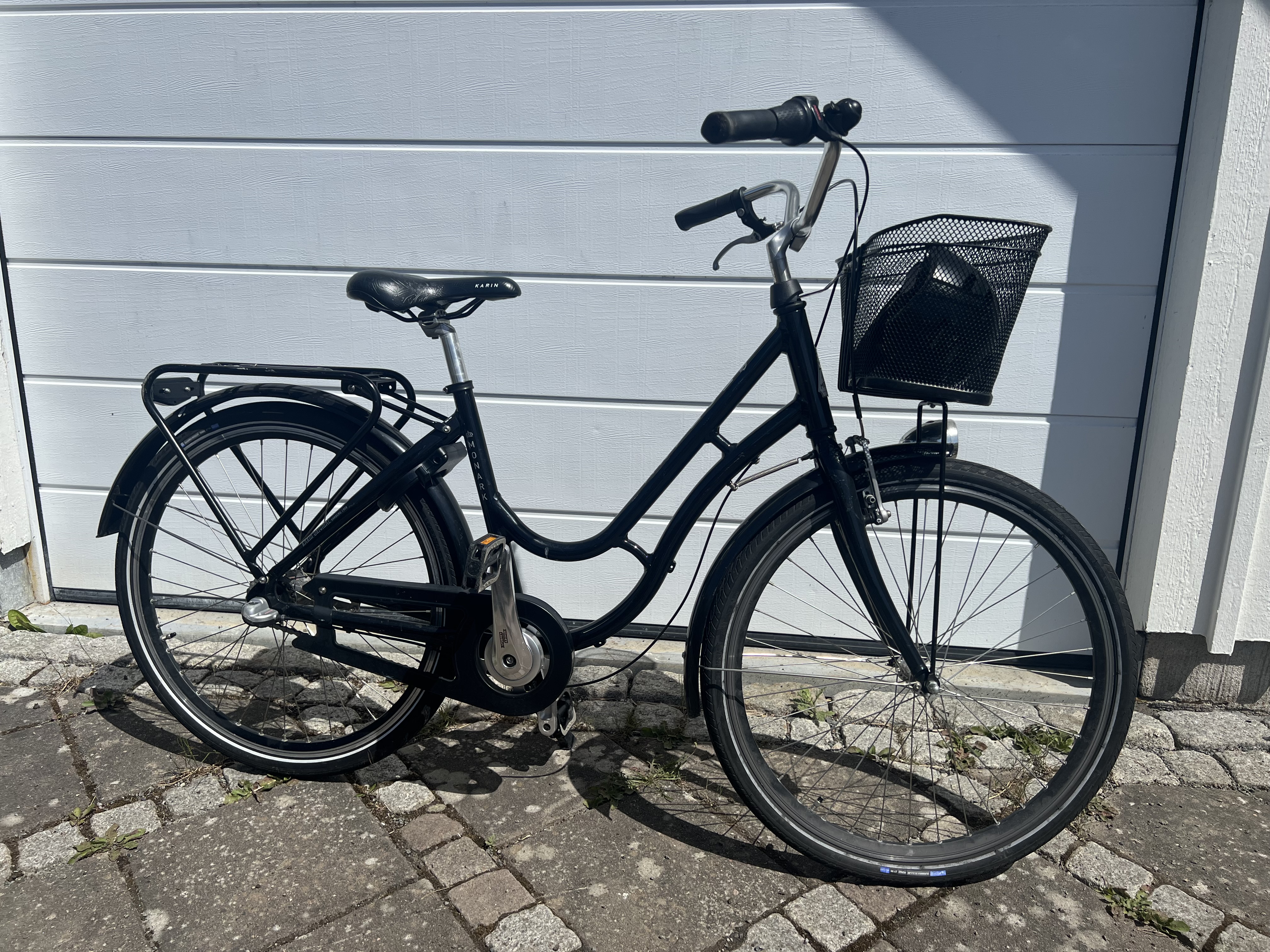 Monark karin