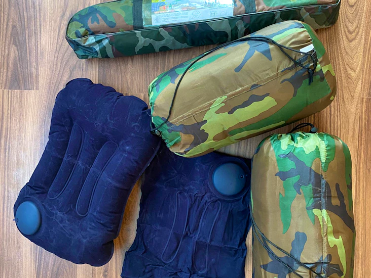 1 x summer tent, 2 x sleeping bags, 2 x pillows