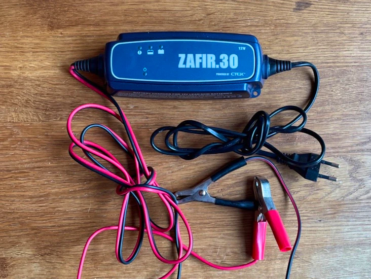 Ctk zafir 30 batteriladdare för bil