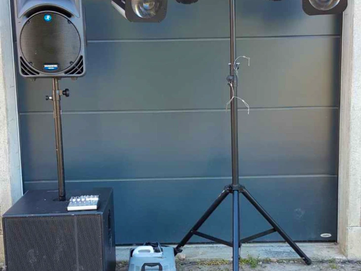 Ljud och ljuspaket med rökmaskin