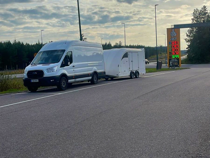 Ford transit iso pakettiauto jyväskylä