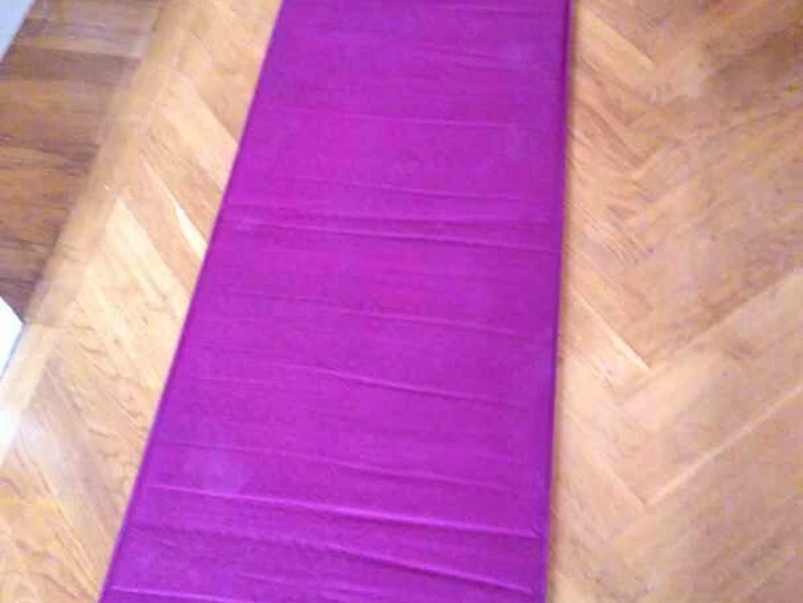 Självuppblåsande liggunderlag