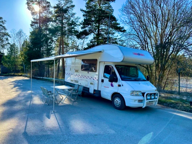 Husbil för 6 personer. b-körkort