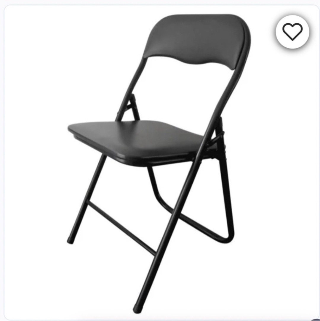 8 svarte klappstoler