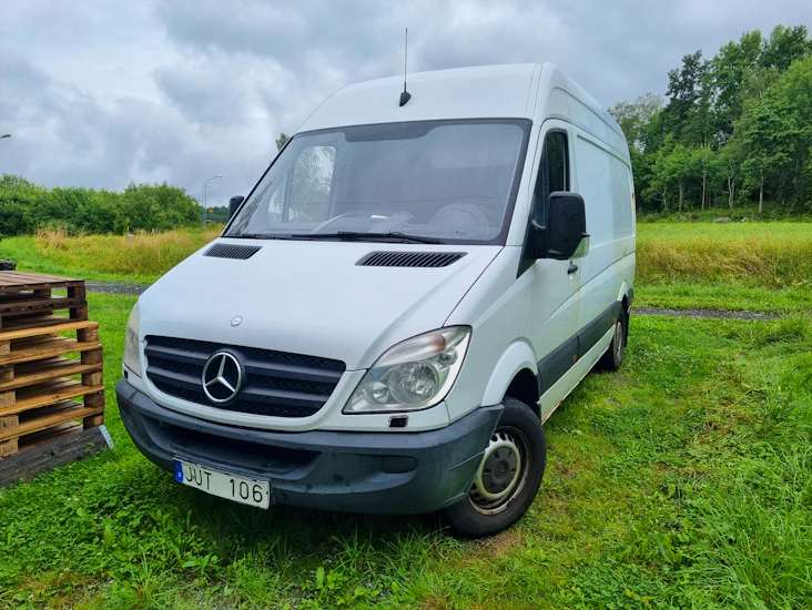 Lätt lastbil 10m3 mercedes sprinter