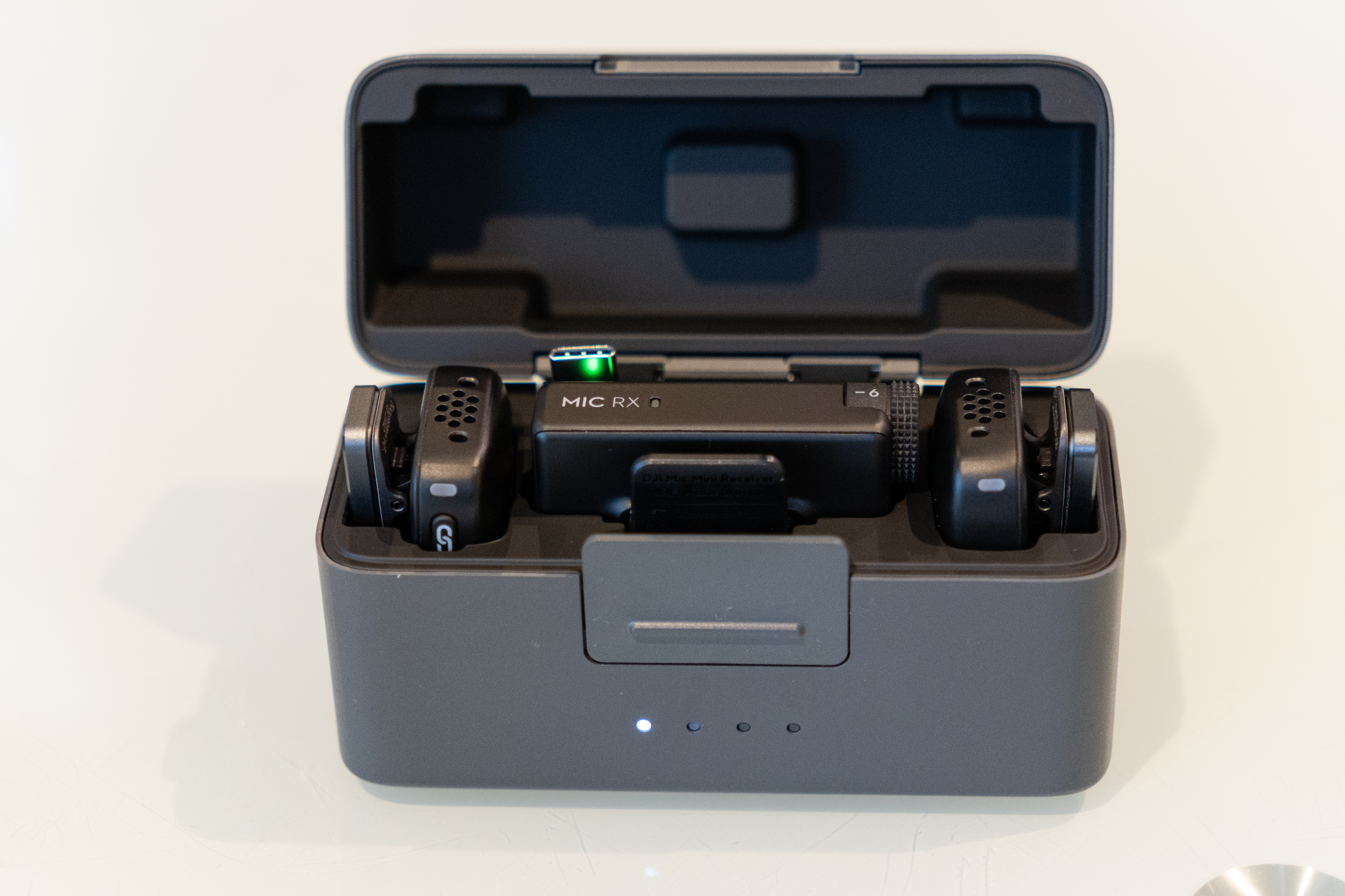 Dji mic mini wireless microphone 2tx + 1rx + charging case