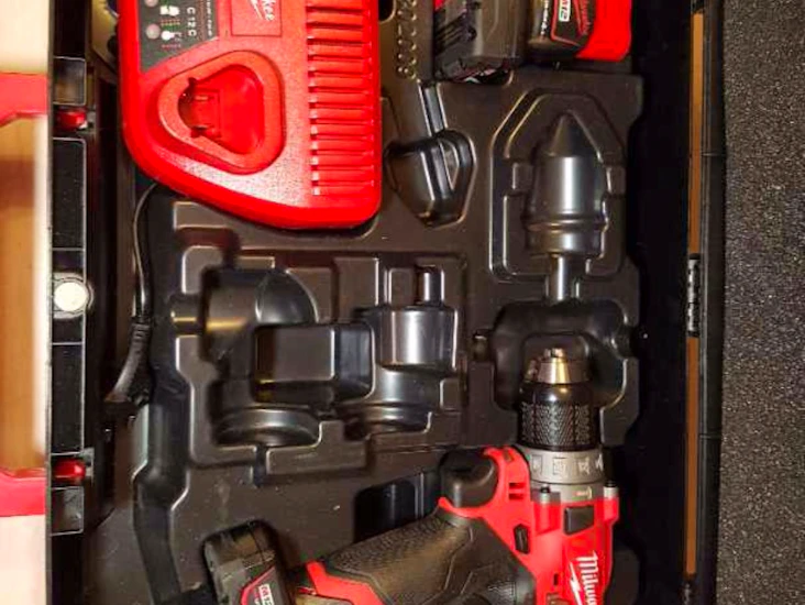 Milwaukee mindre borrhammar/skruvdragare