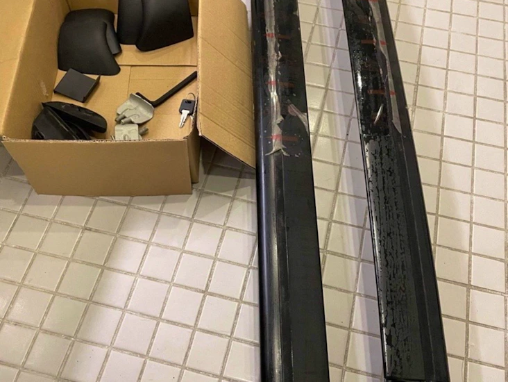 Tesla model y orginal roof rack