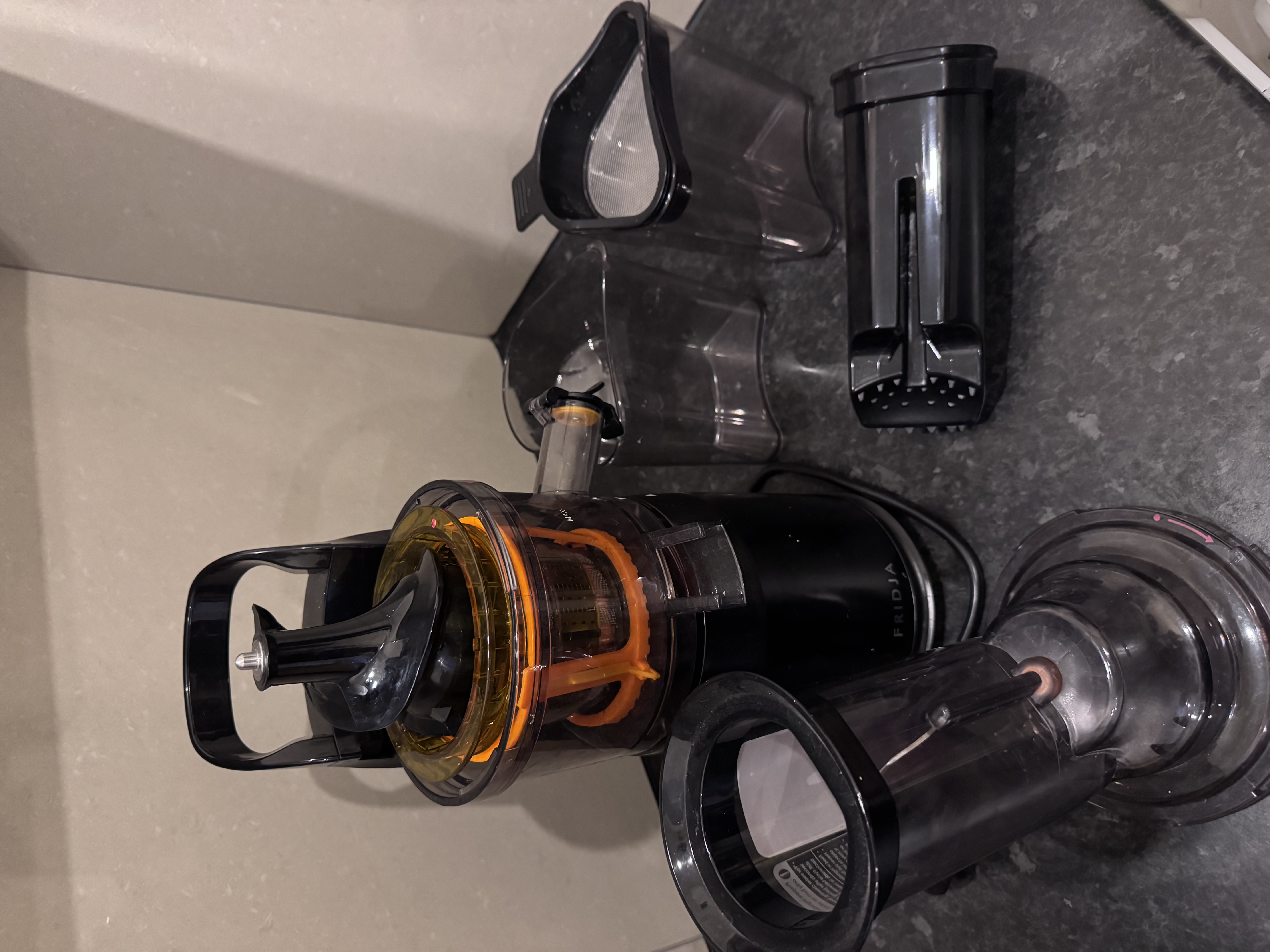  juicer / cold press juicer  fridja complete set