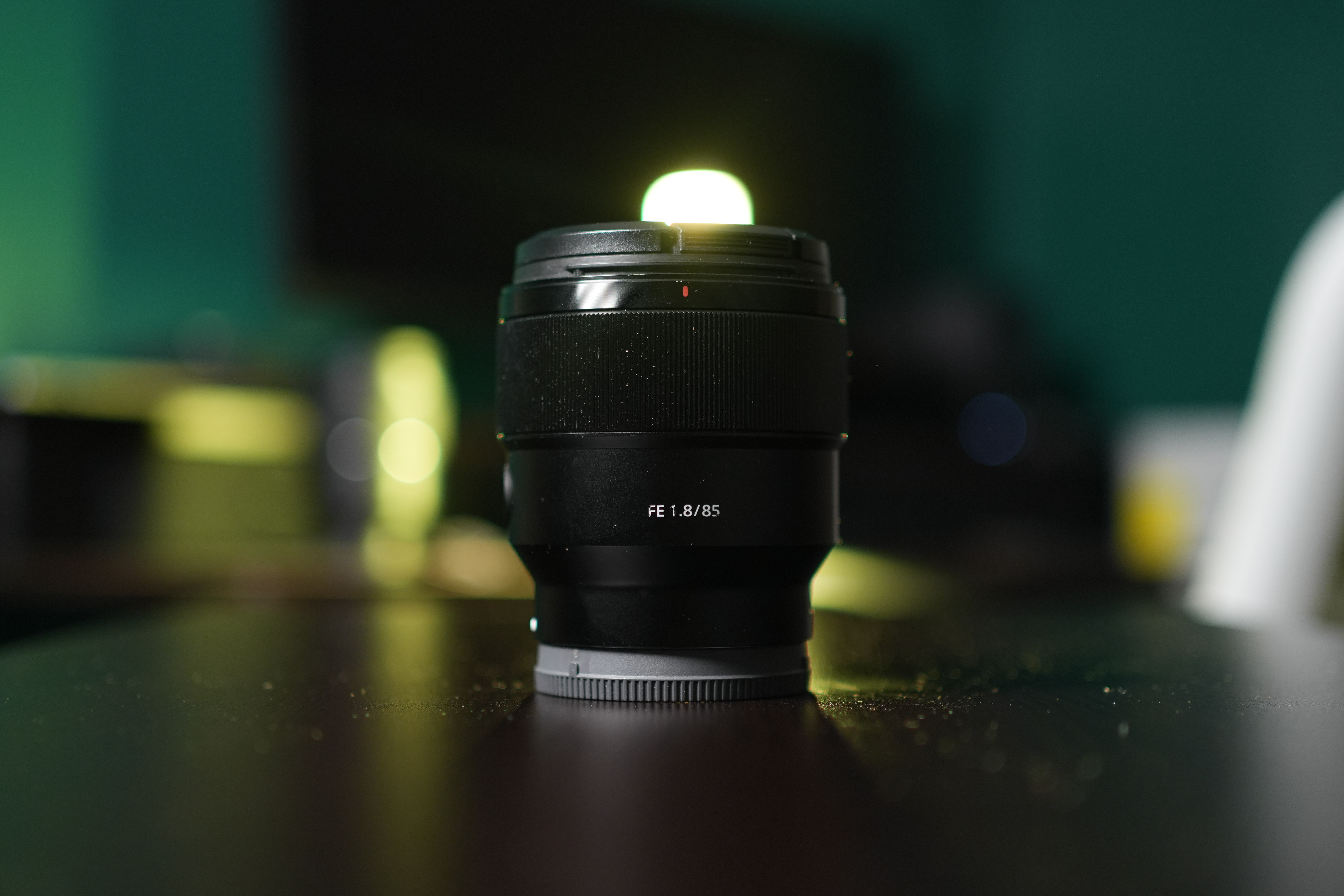 Sony fe 85mm f1.8 lens (sony e-mount)