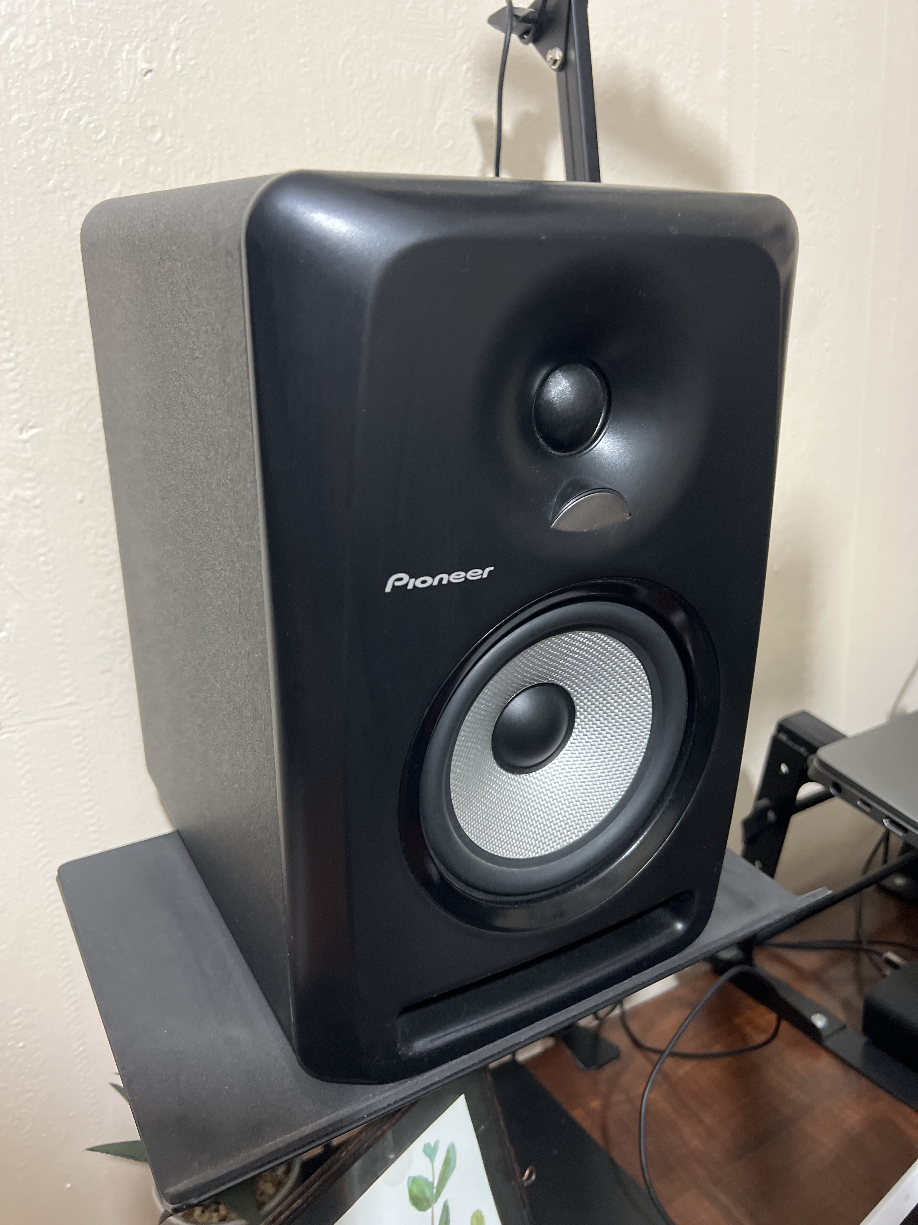 Pioneer speakers 
