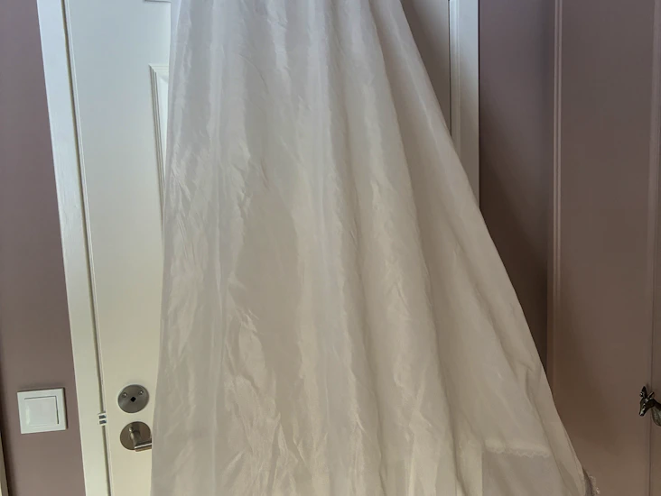 Underkjol till bröllopsklänning