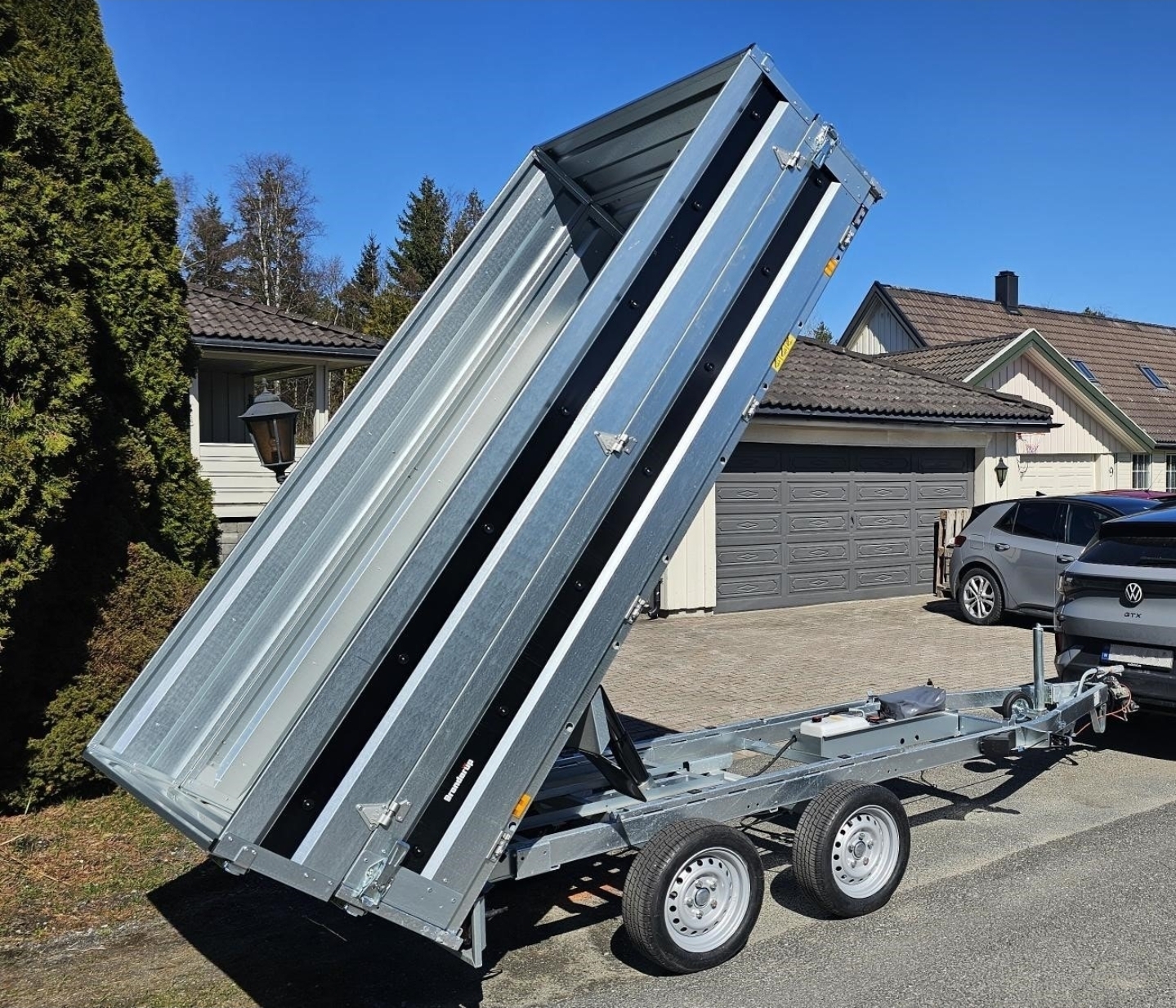 Tipphenger 2700 kg.