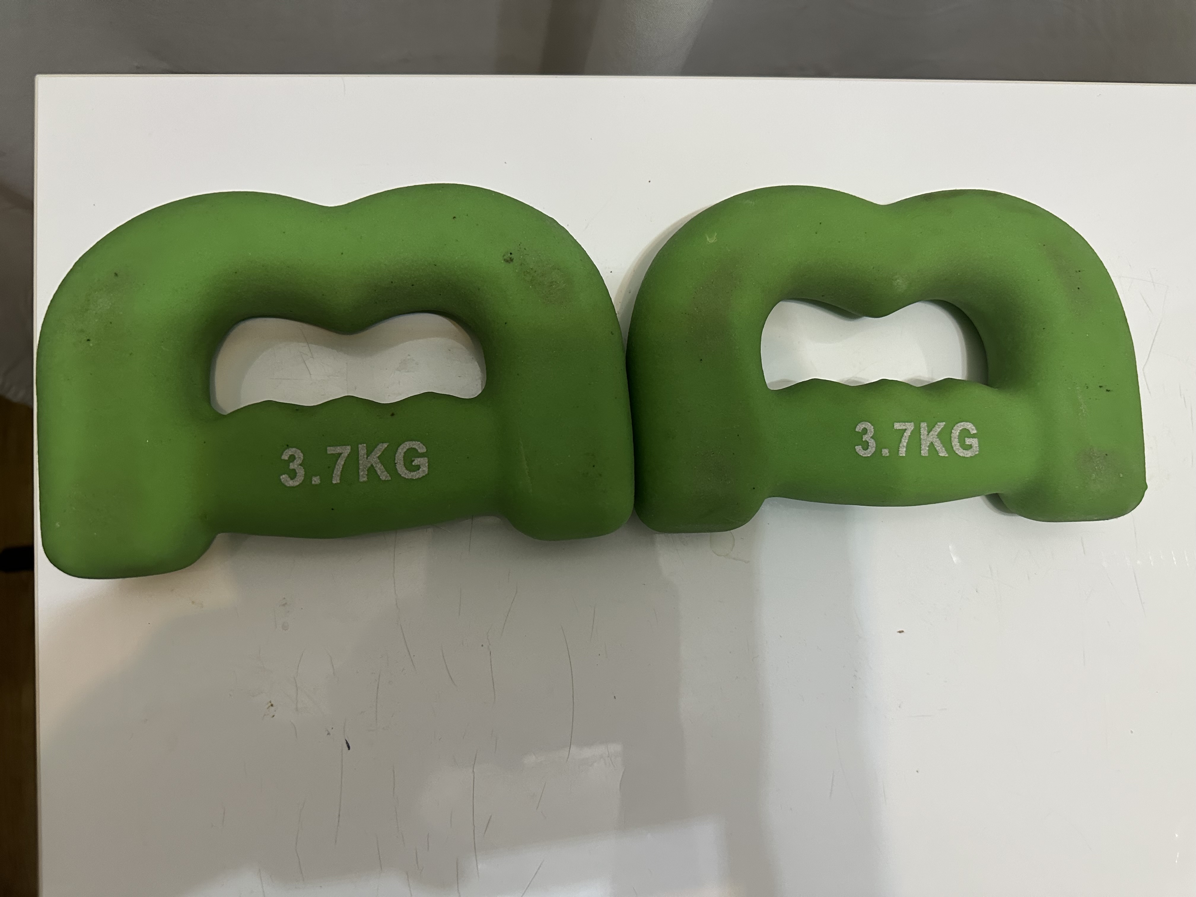 Käsipainot 2 x 3,7 kg