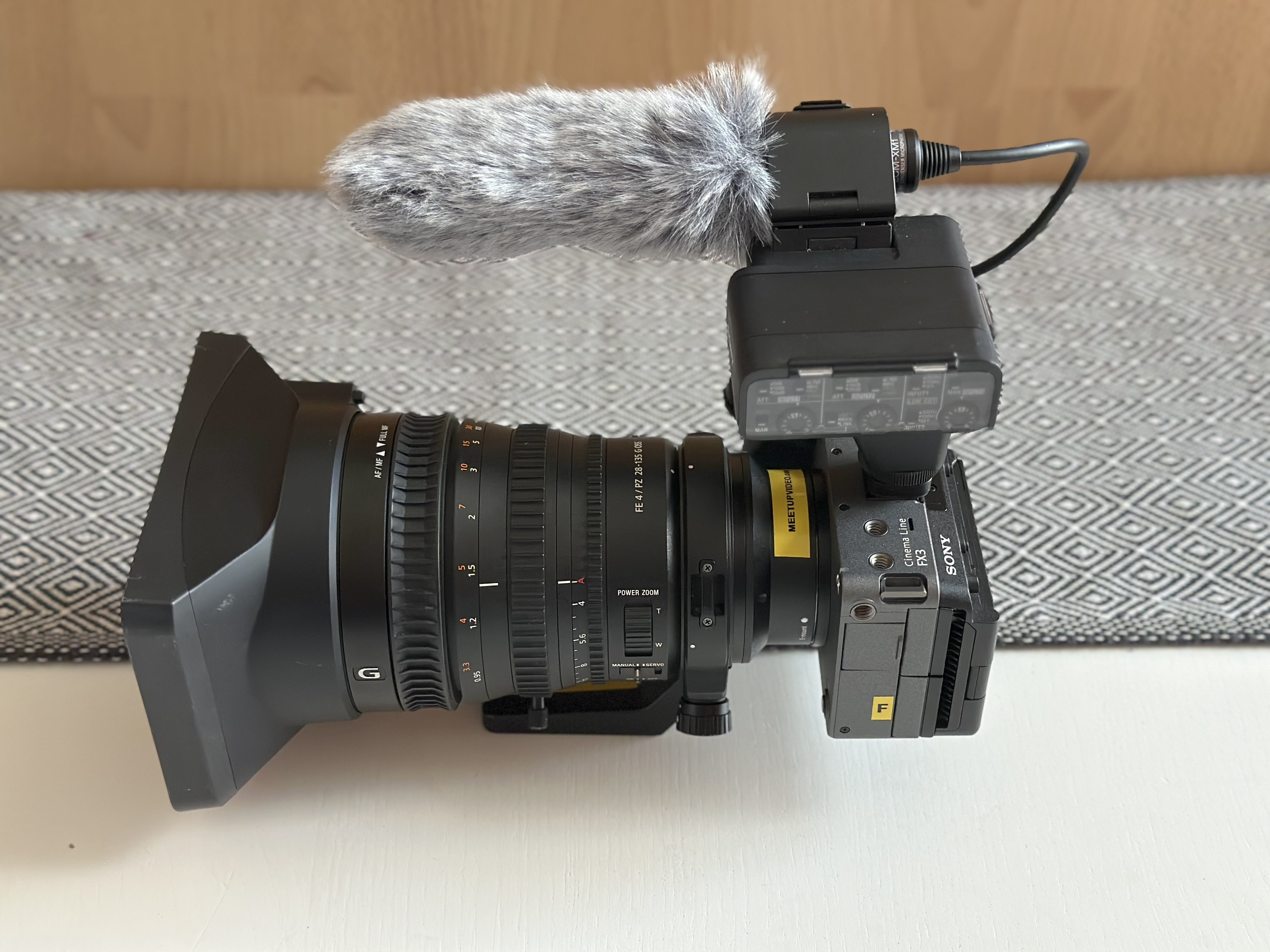 𝗦𝗢𝗡𝗬 𝗙𝗫𝟯 + pz 28-135 f4 g oss + k3m xlr (fx3 fx 3 video camera)