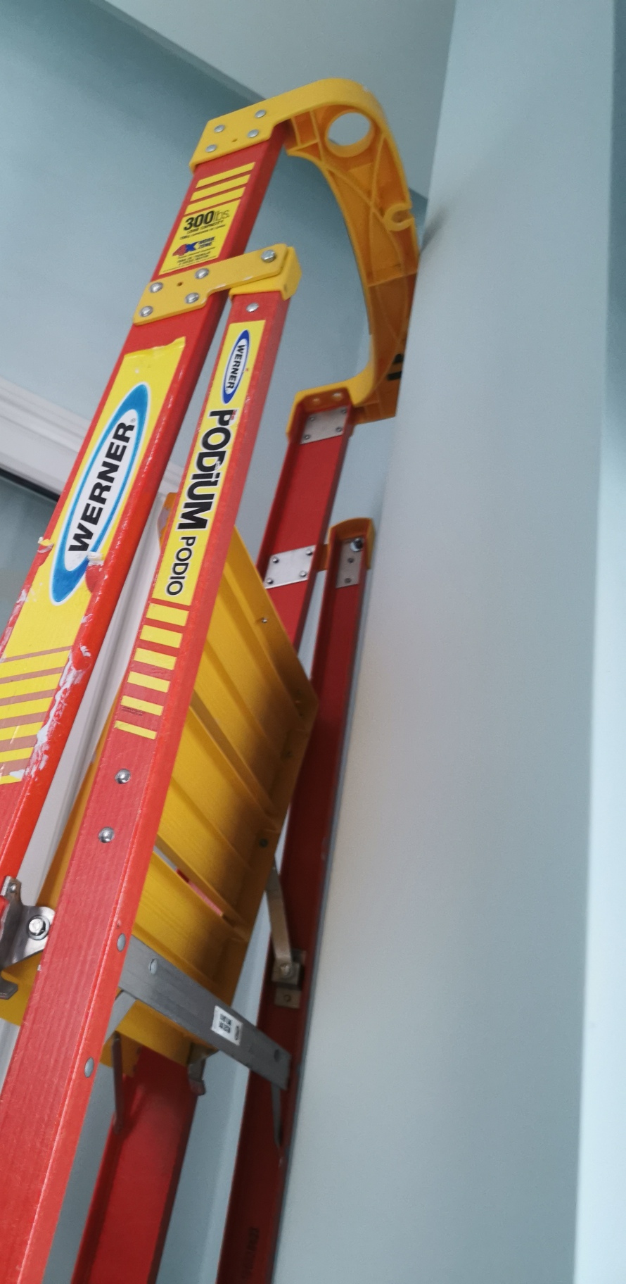 Fiberglass ladder with top guard 