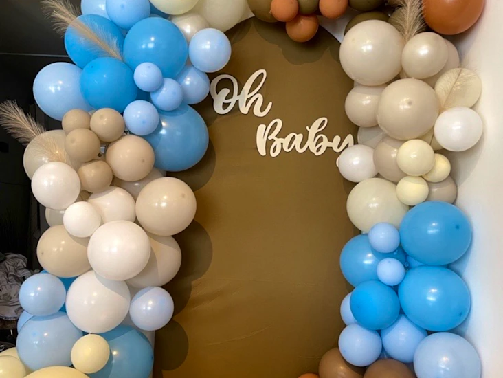 Bågformad backgrundstäckning