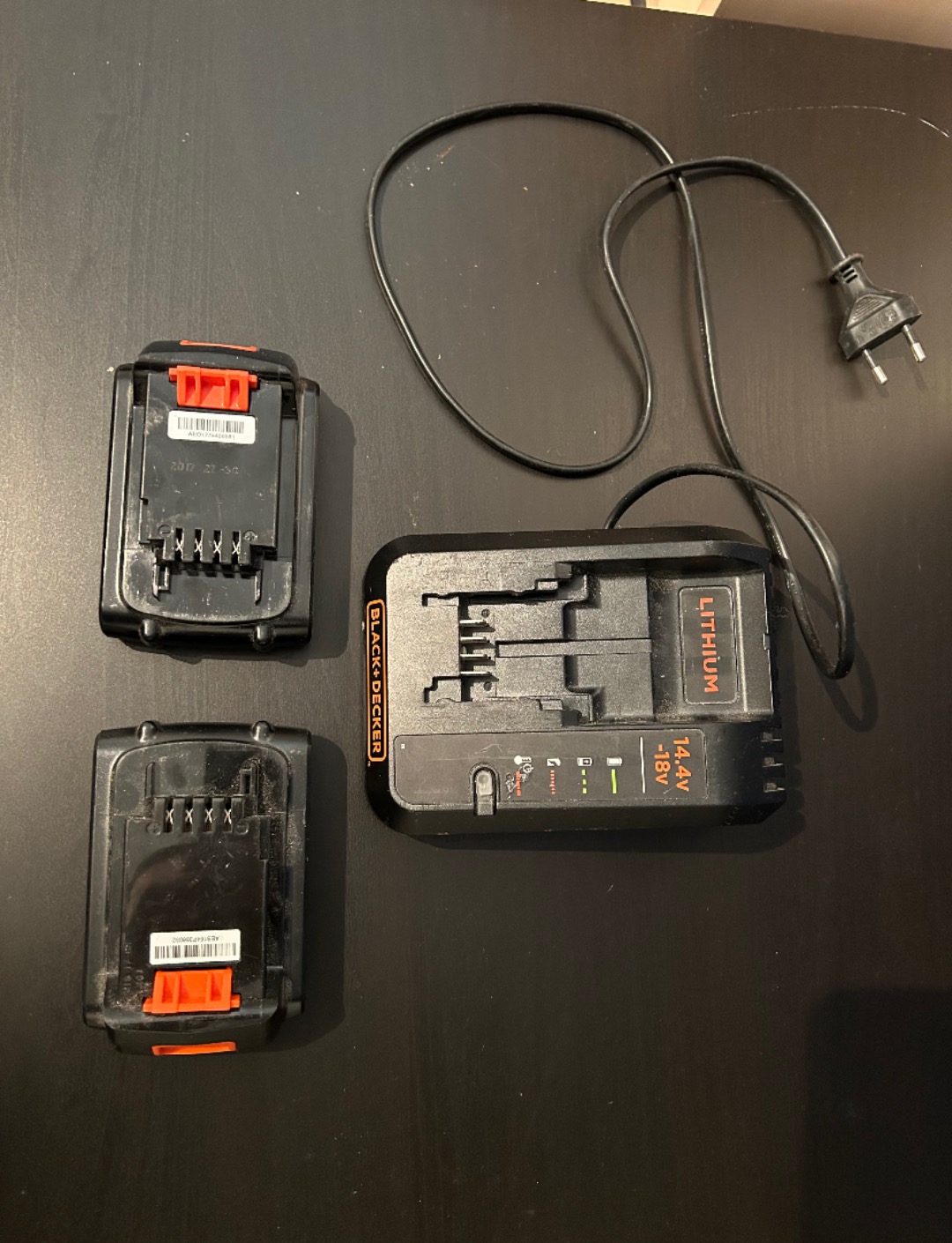 18w batterier  til verktøy og lader 