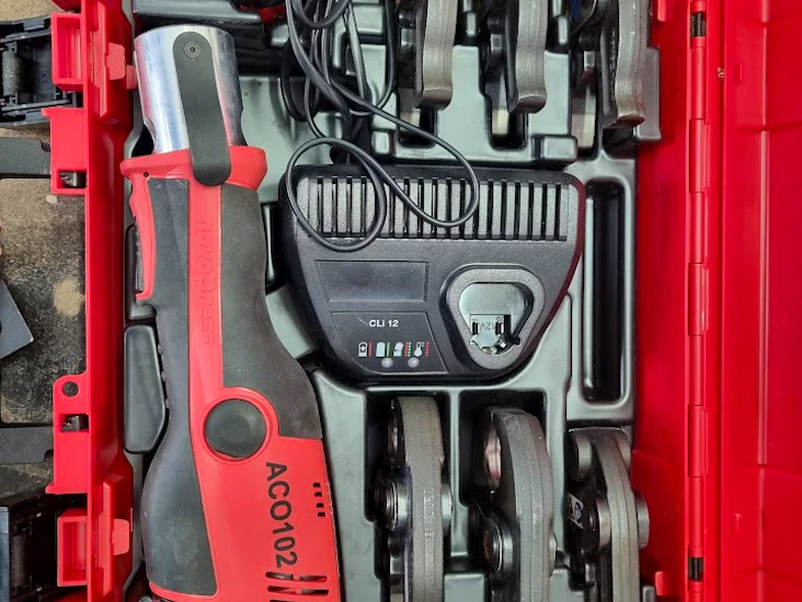 Pressmaskin novopress aco 102