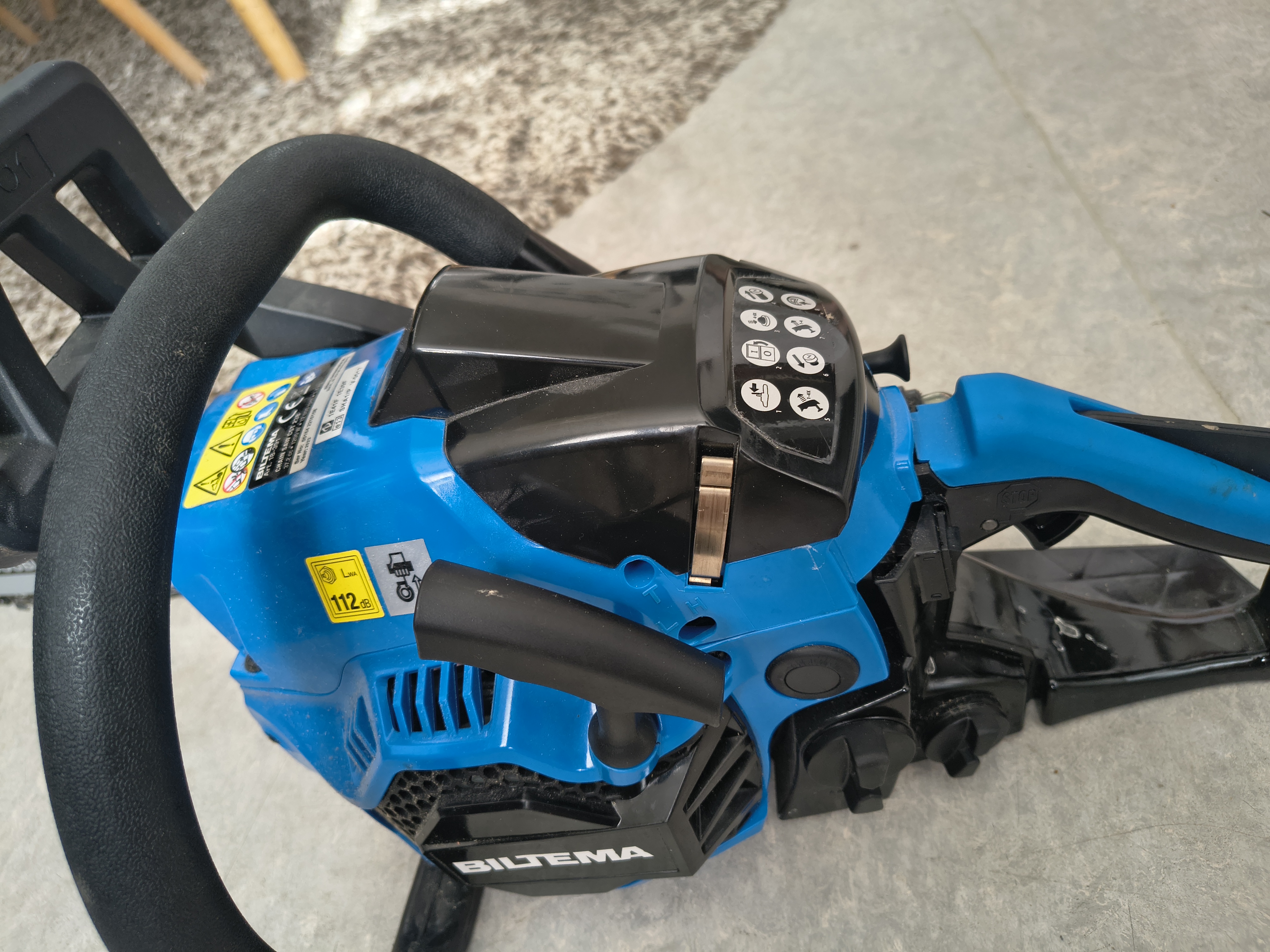 Bensindriven motorsåg biltema cst 238