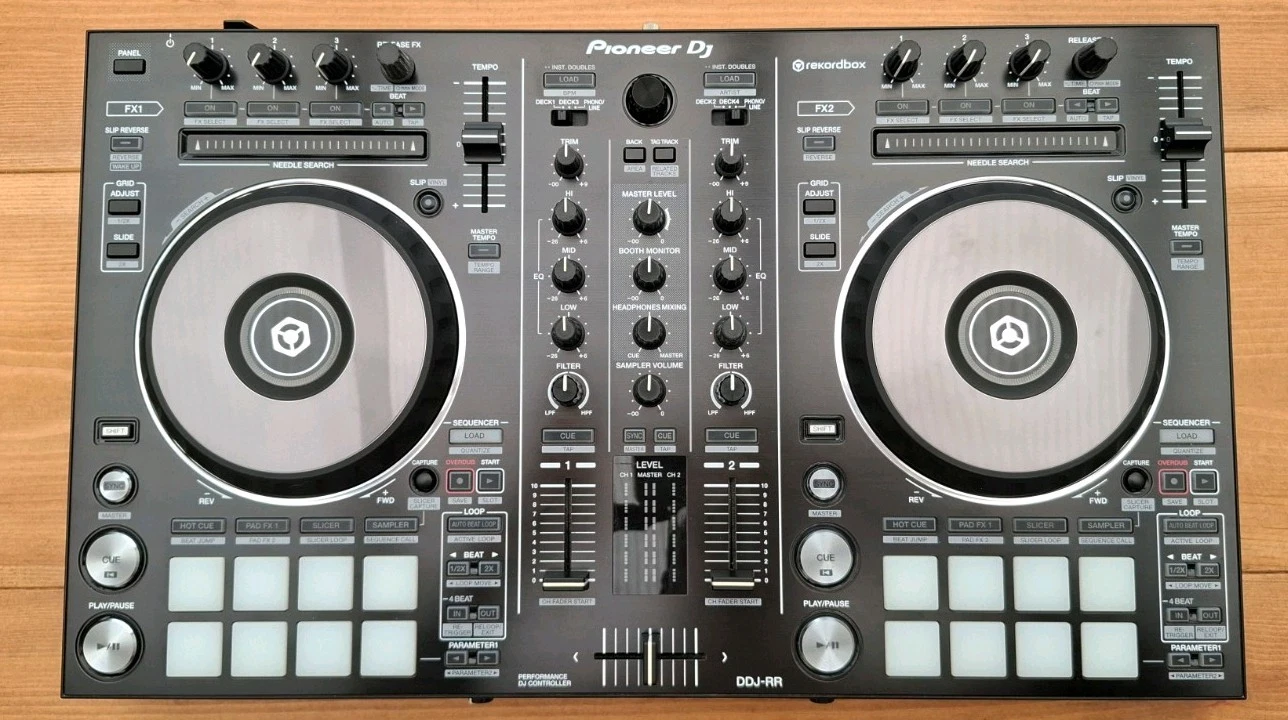 Pioneer ddj-rr 2-channel rekordbox controller with deck saver cover