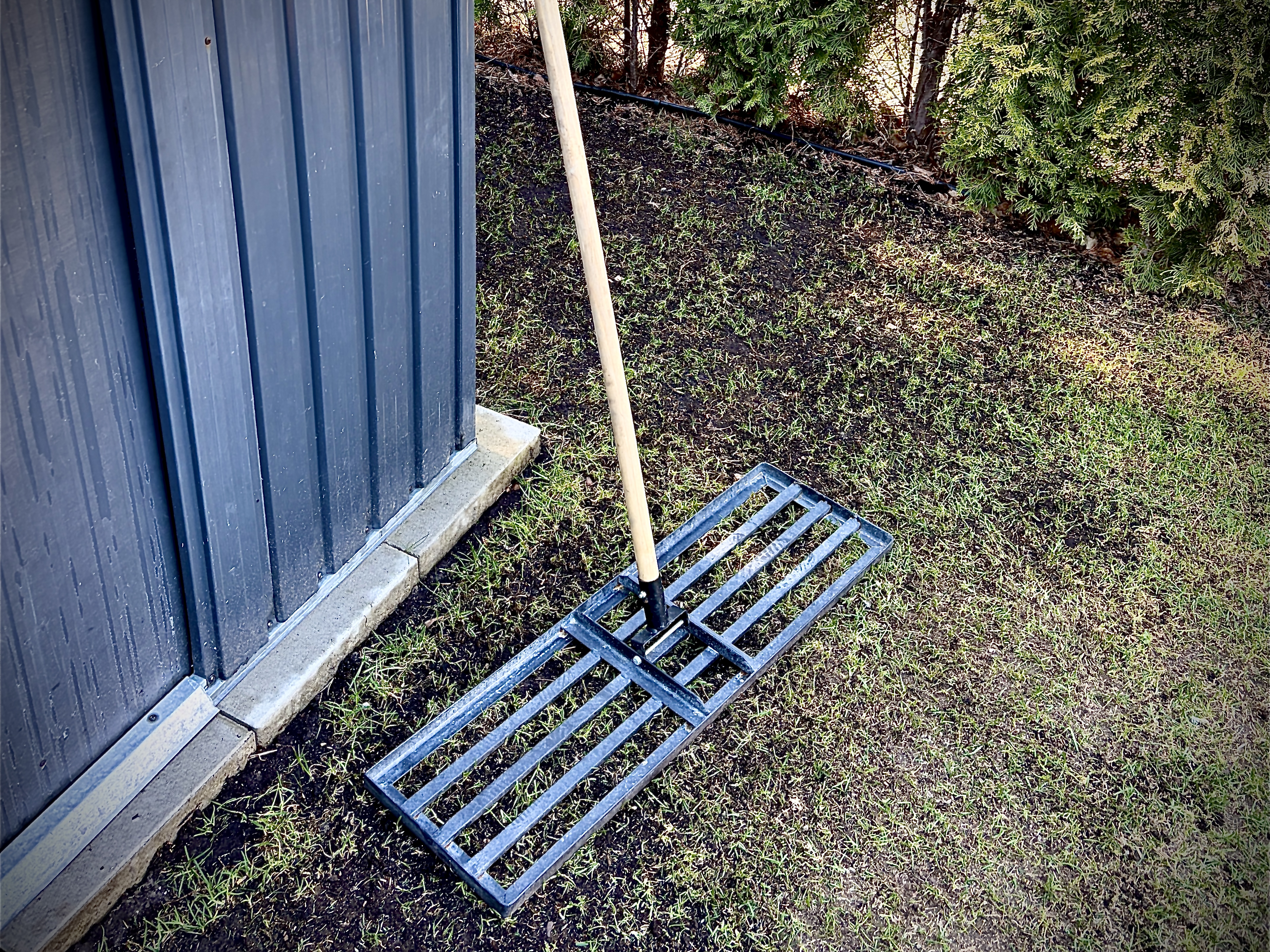 Dressraka 85 cm – för jämn gräsmatta