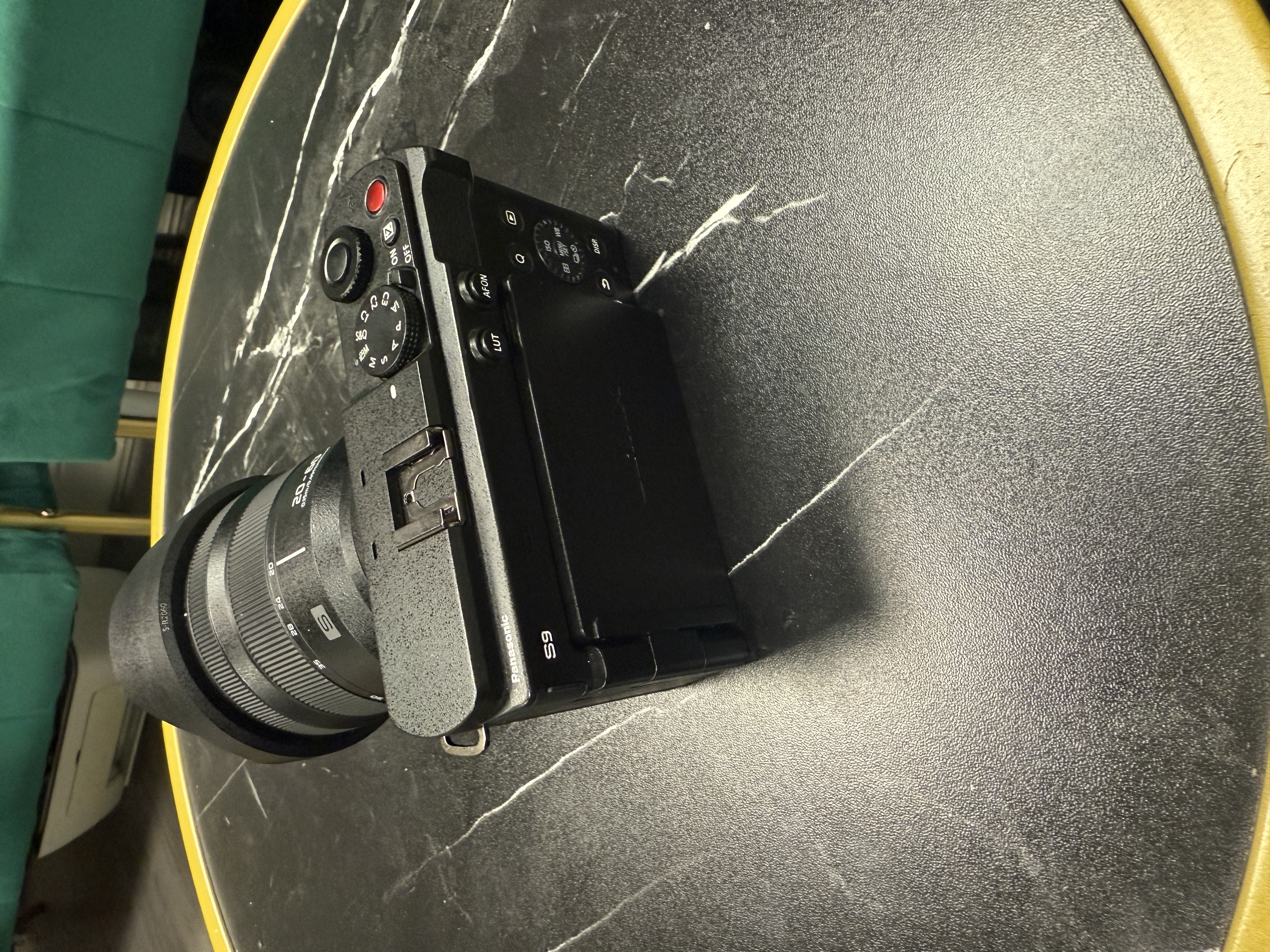 Panasonic lumix s9 full-frame mirrorless + 20-60mm lens