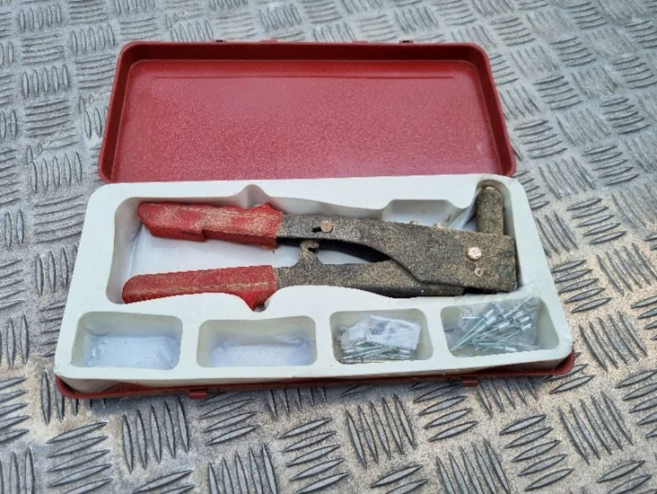 Äldre fungerande popnittång