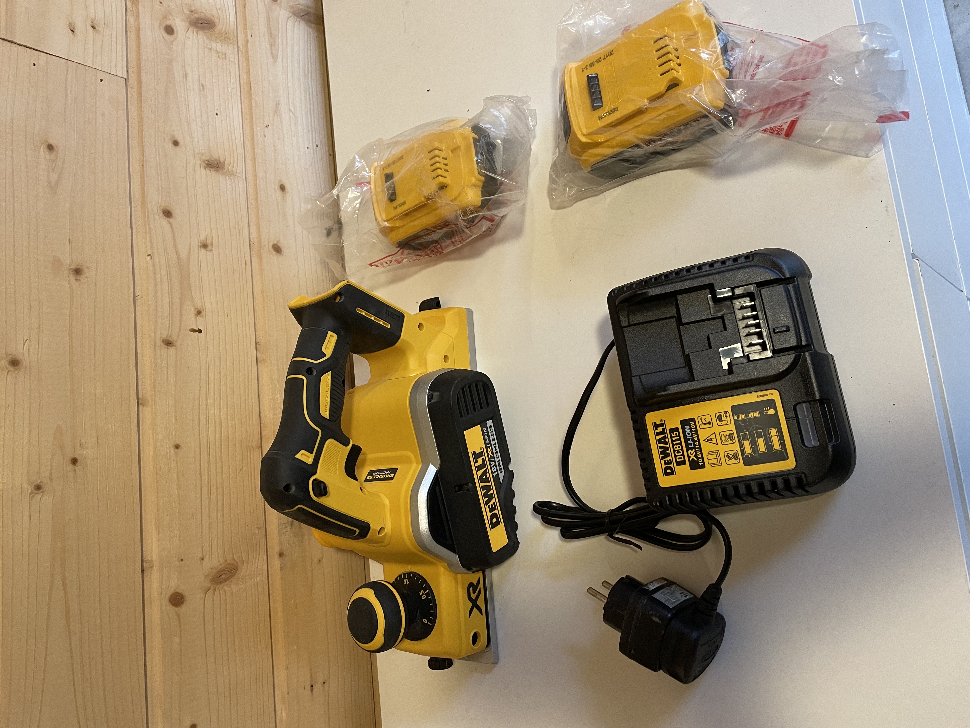 Dewalt høvel 18v 