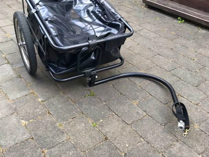 Cykelvagn med vattentät förvaring