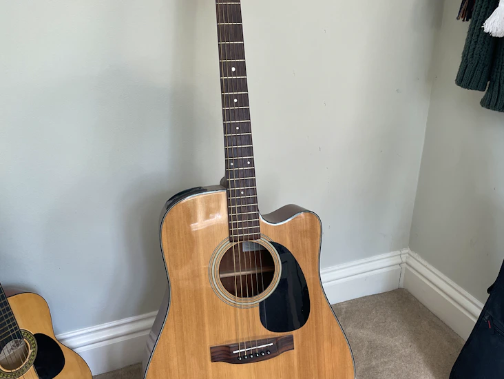 Takamine g-series eg320c acoustic-electric guitar for rent