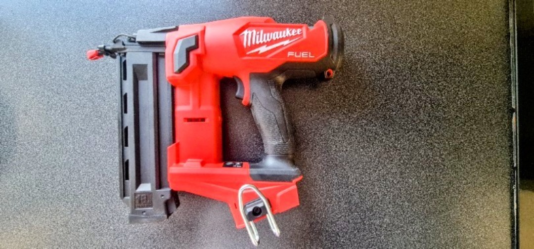 Milwaukee m18fn18gs dykkertpistol