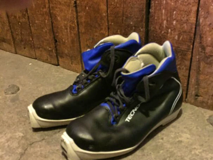 Pjäxor för längdskidor (strl 40)