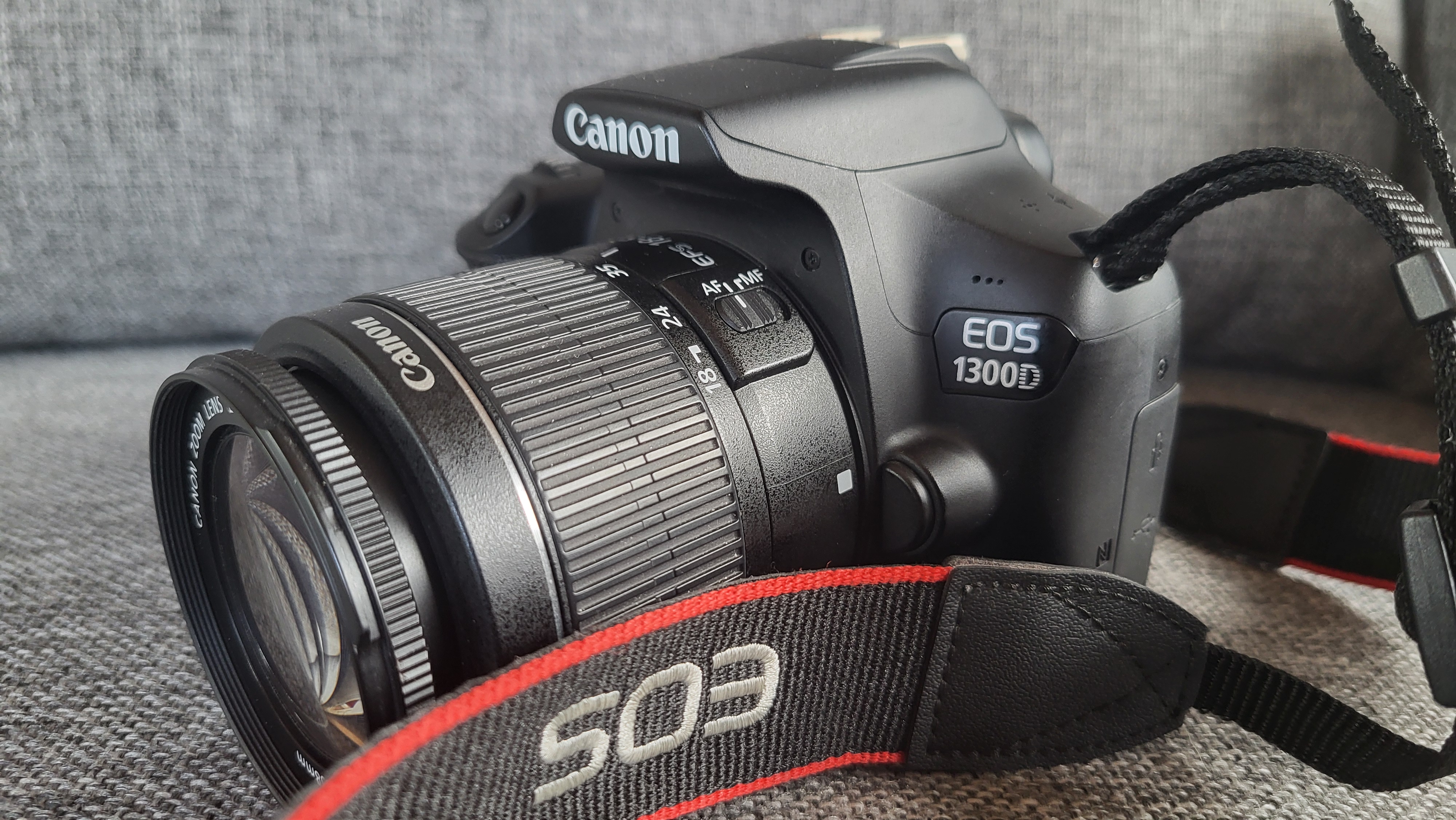 Canon eos 1300d