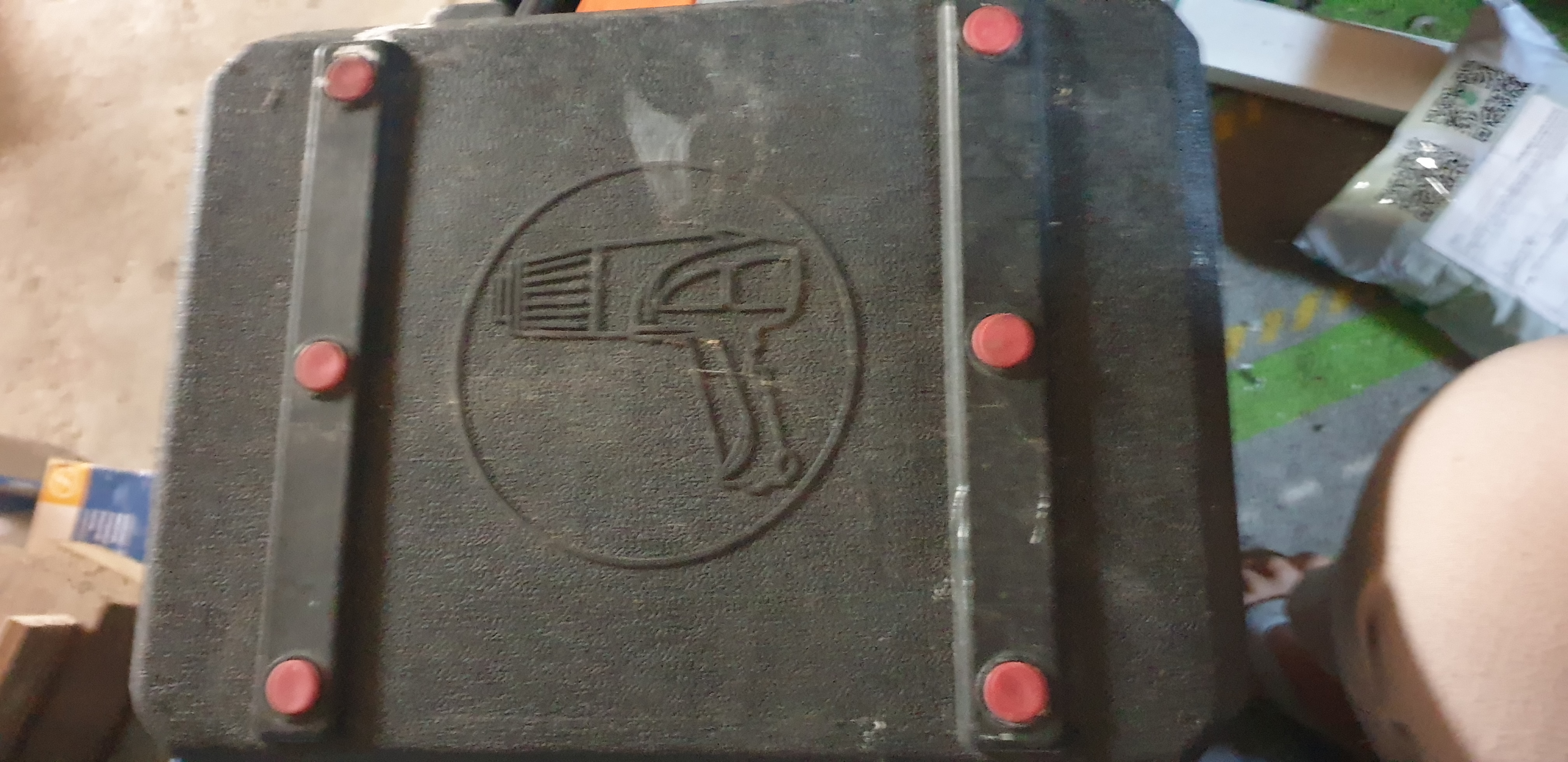 Meec tools varmluftpistol 2000w med munnstykker og koffert

