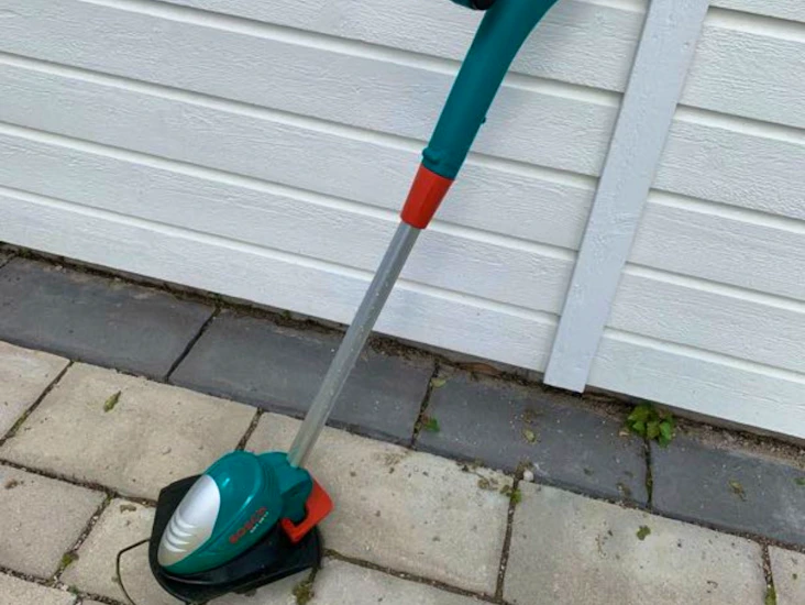 Batteridriven grästrimmer