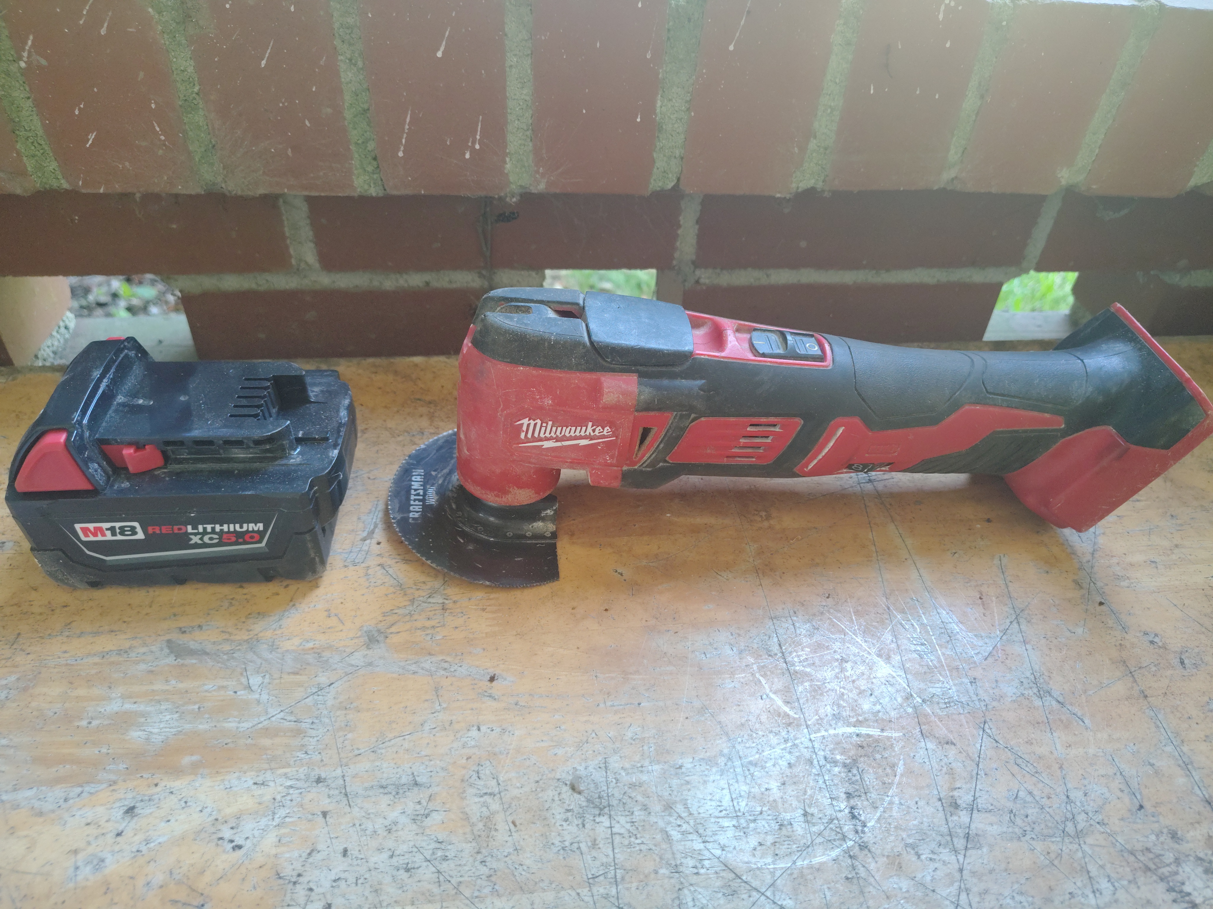 Milwaukee oscillating tool